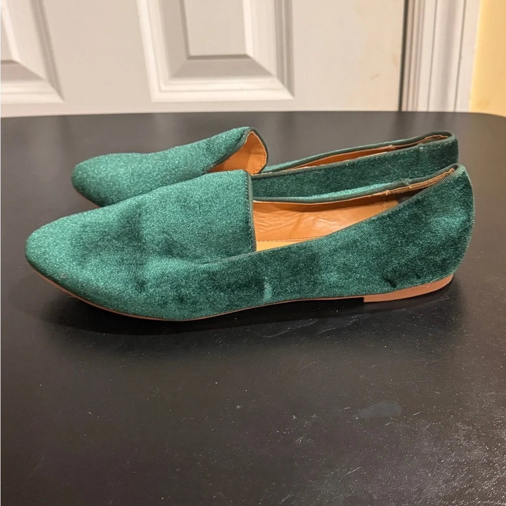 J. Crew academic green velvet flats loafers size 9